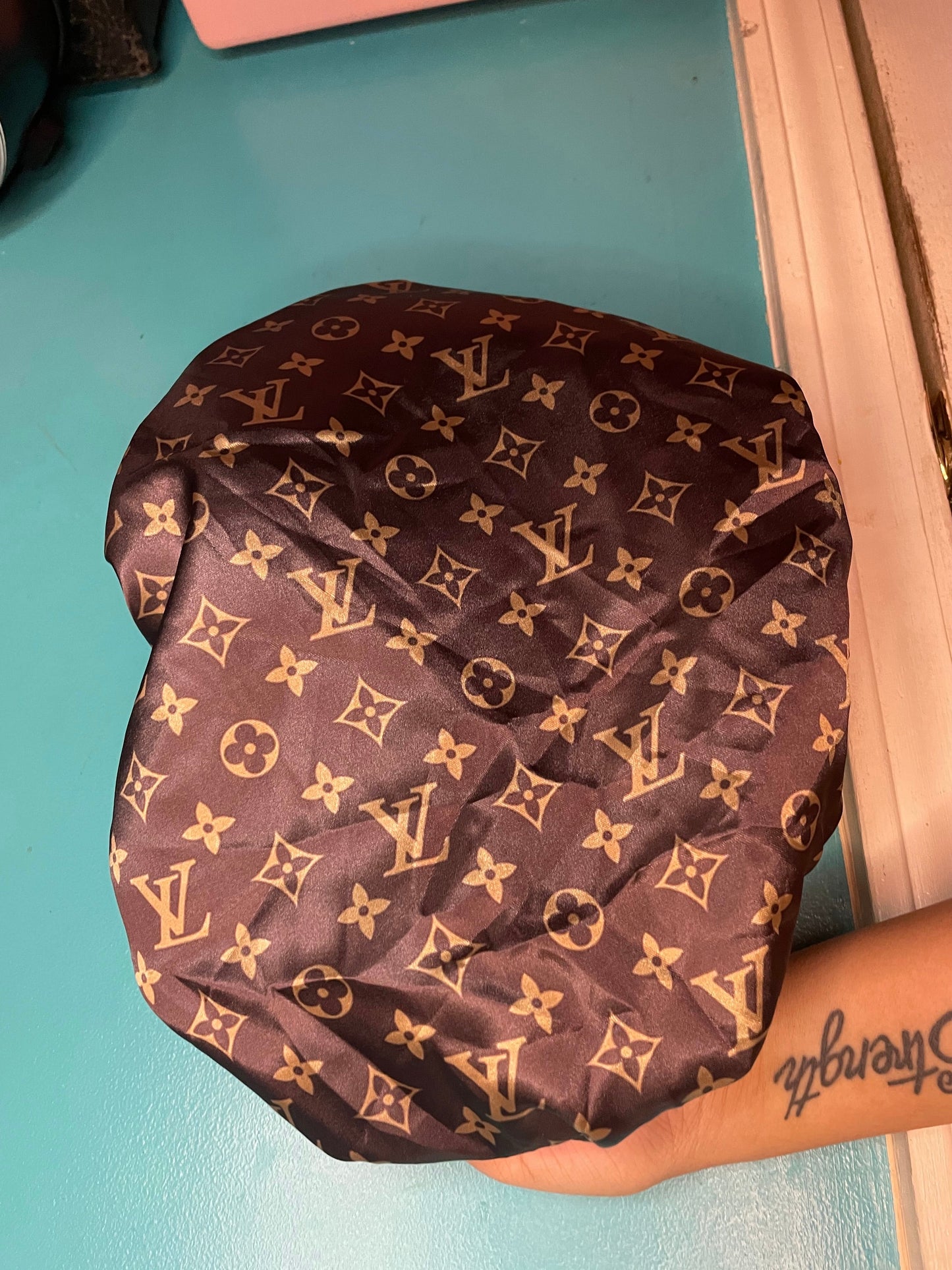 LV bonnet