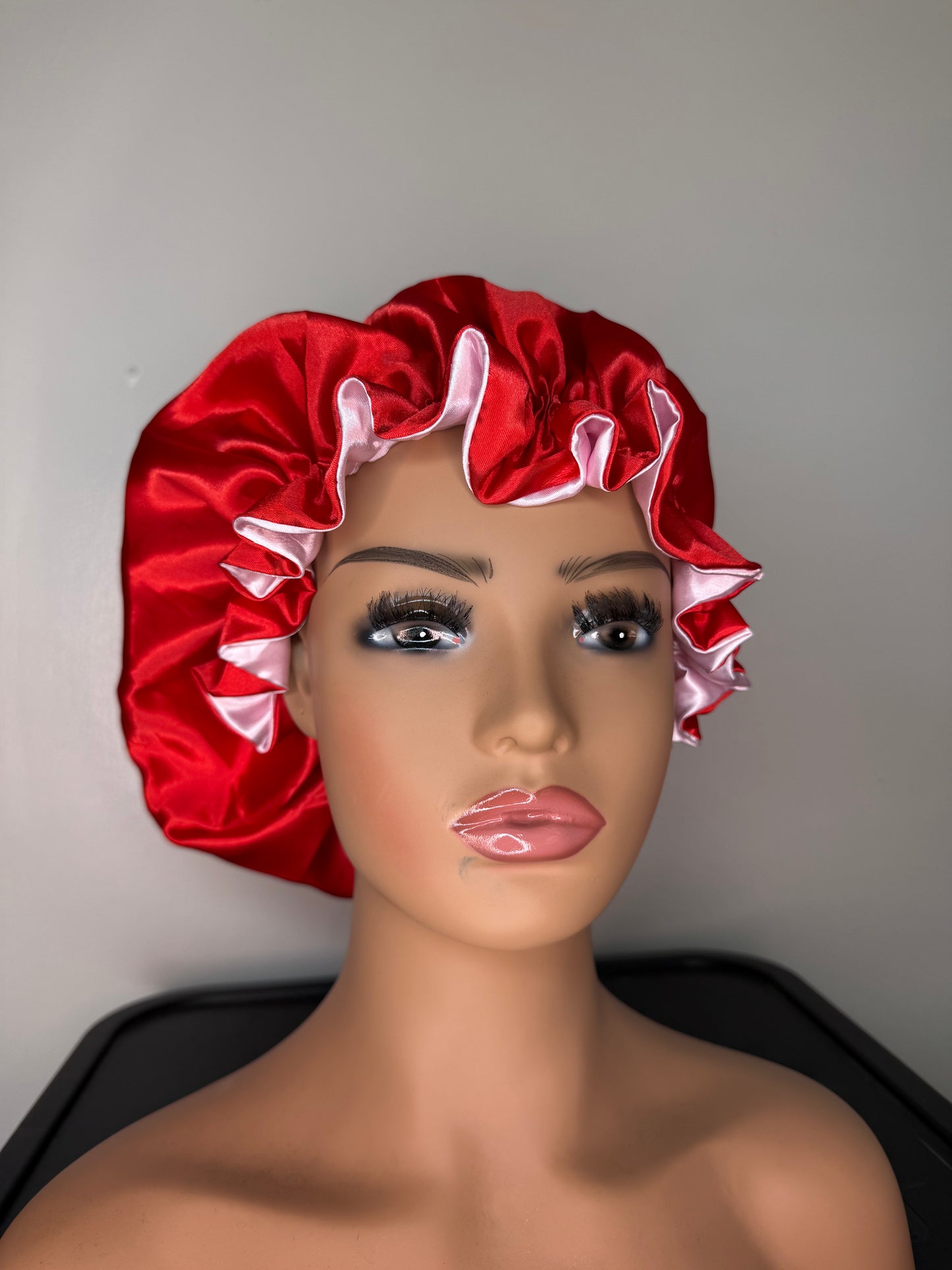 Red/pink bonnet
