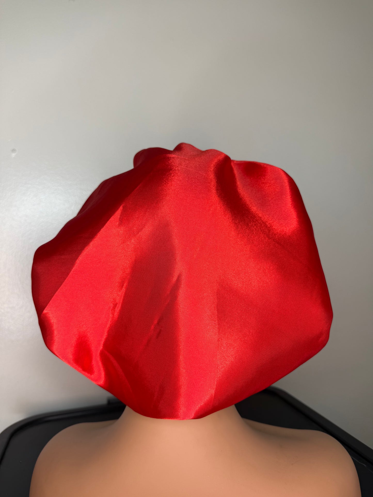 Red/pink bonnet