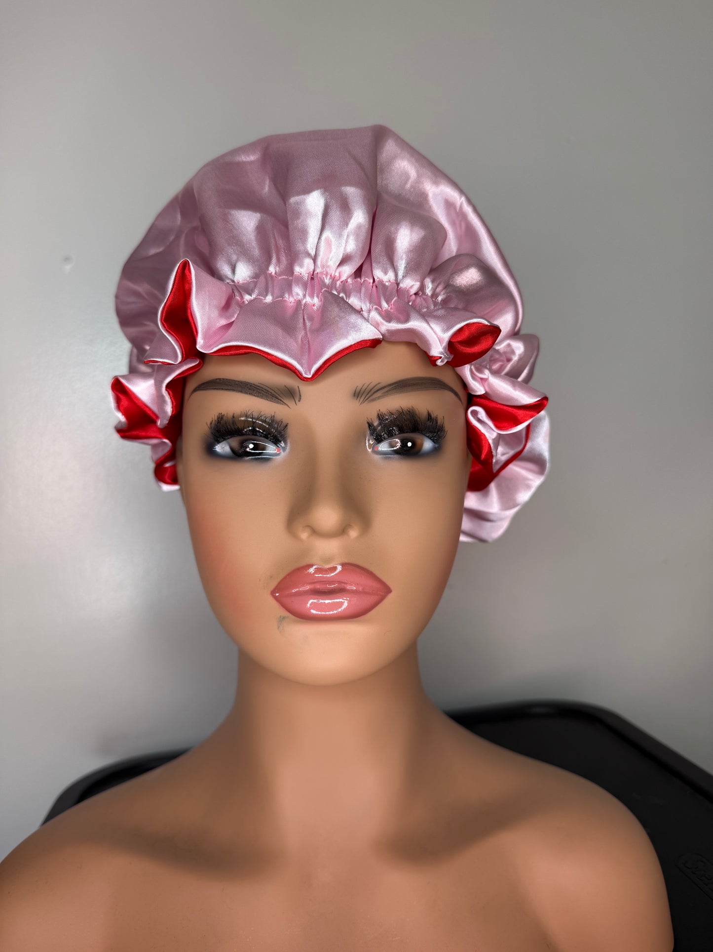 Red/pink bonnet