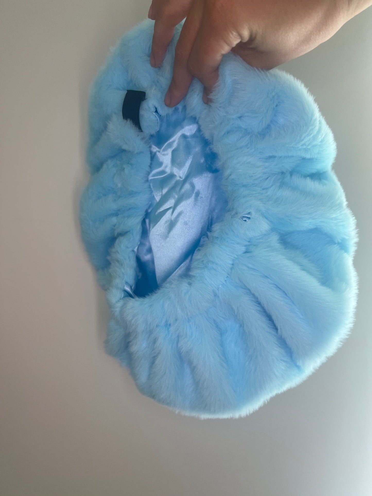 Blue Fur bonnet