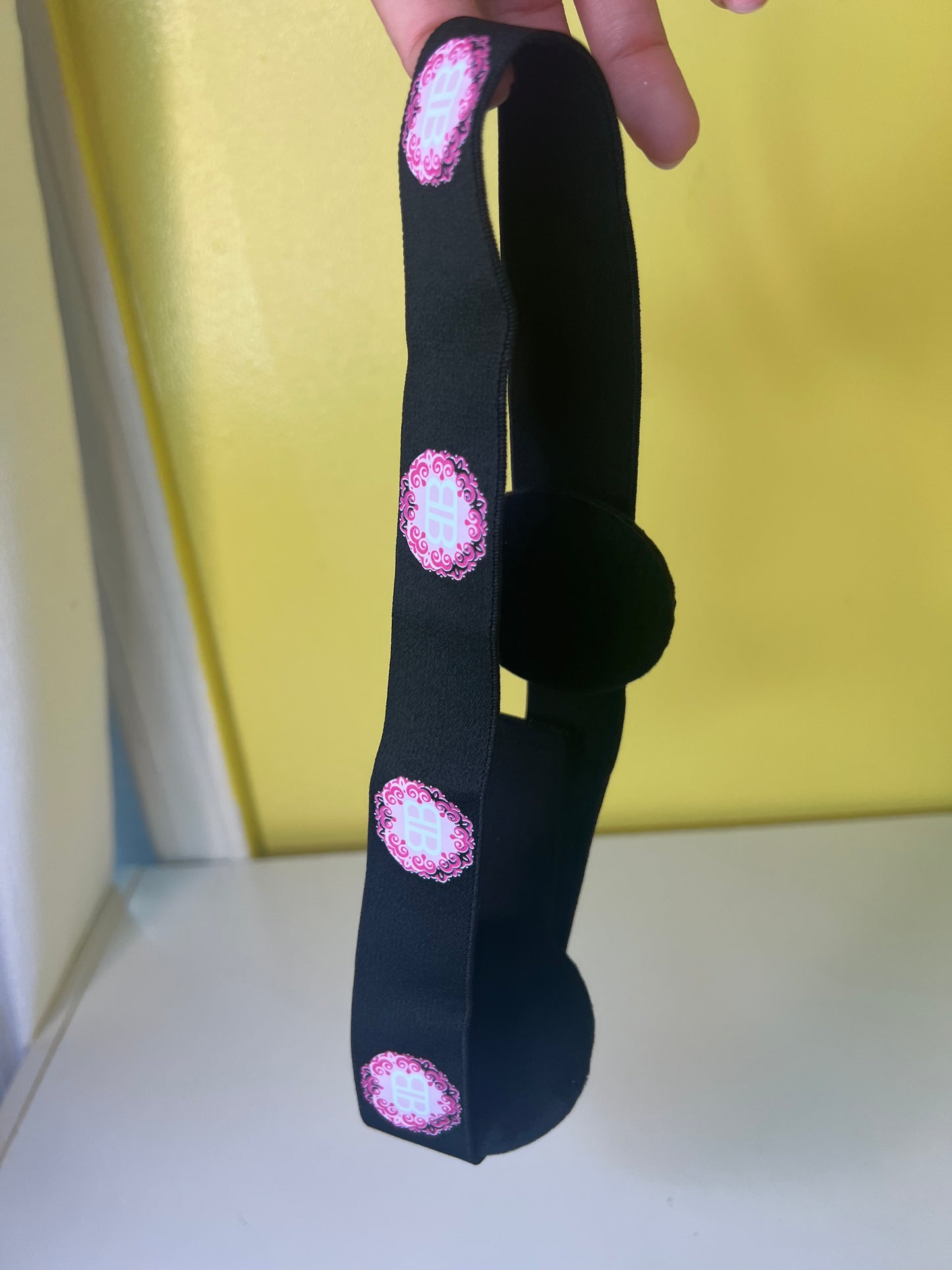 Bandas de encaje con protectores para las orejas